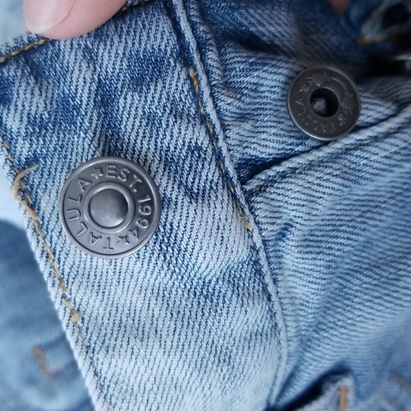 2/$25 Talula Low Rise shredded hem shorts size 27 - Picture 8 of 13